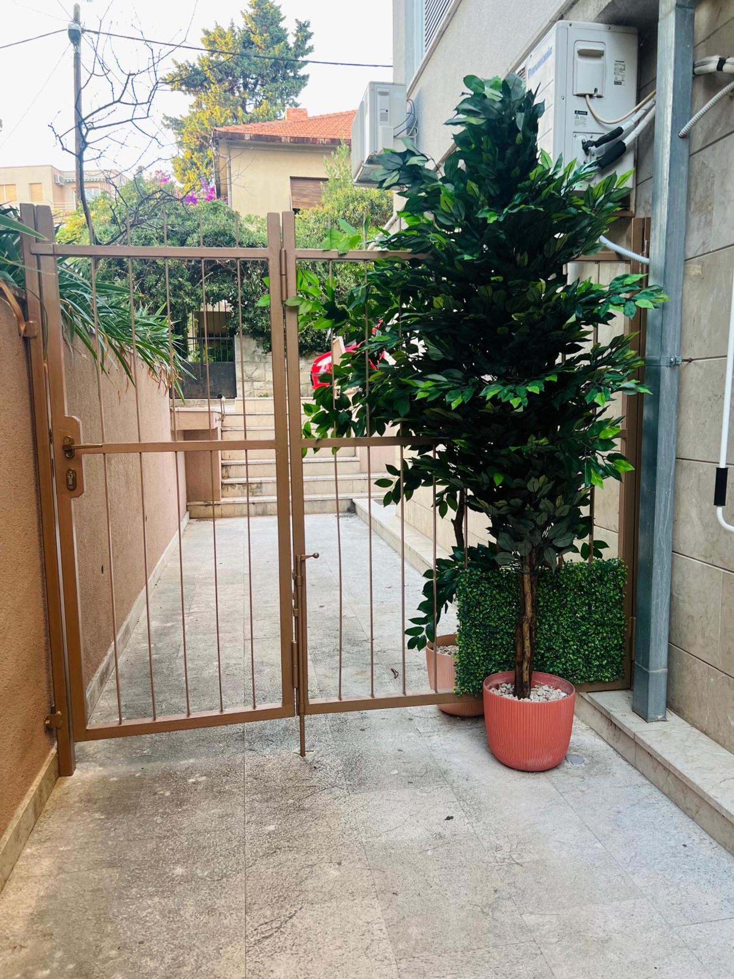 Central Moon Apartment No.2 Split Ngoại thất bức ảnh
